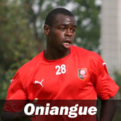 Officiel : Oniangue prolonge, Petit passe pro