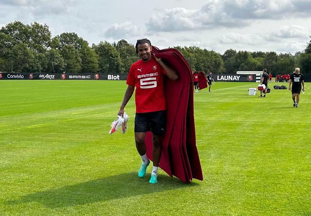 Rennes-West Ham : Bruno Genesio rassurant sur Lorenz Assignon