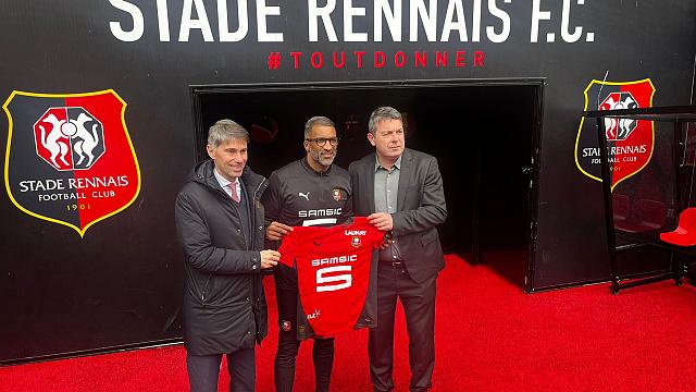Lens - Stade rennais : Habib Beye ne souhaite pas discuter de son avenir avant la fin de saison 