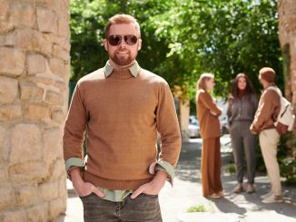 Chemise sous un pull