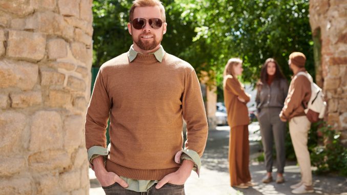 Chemise sous un pull